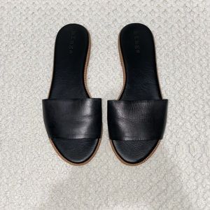 Hinge Flat Slide Sandal